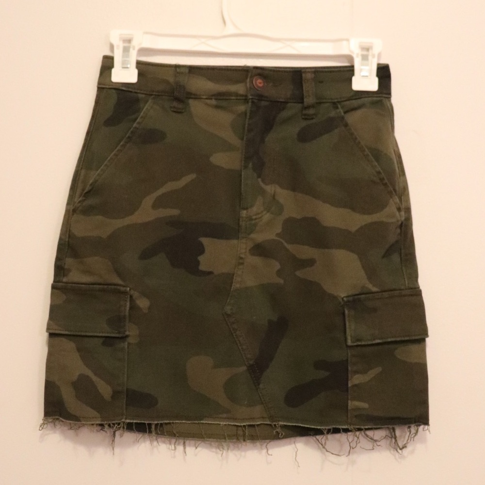 Hollister Camo Cargo Mini Skirt